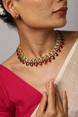 gold plated necklace set with matching earrings 3