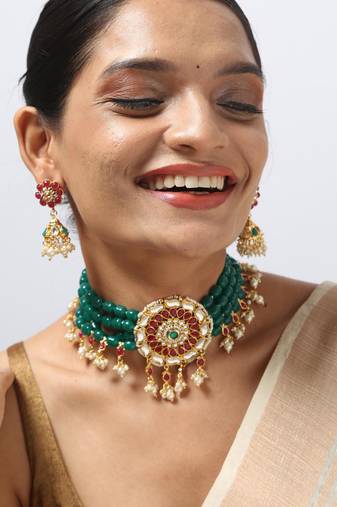 emerald beaded choker with floral pendant