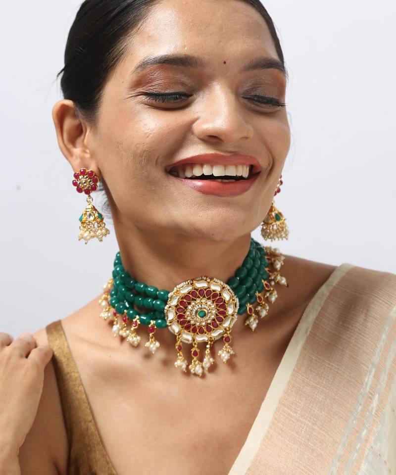 emerald beaded choker with floral pendant