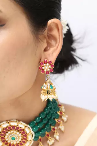gold plated beaded choker set with floral pendant