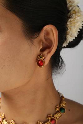gold plated necklace set with elephant & ruby stones 3