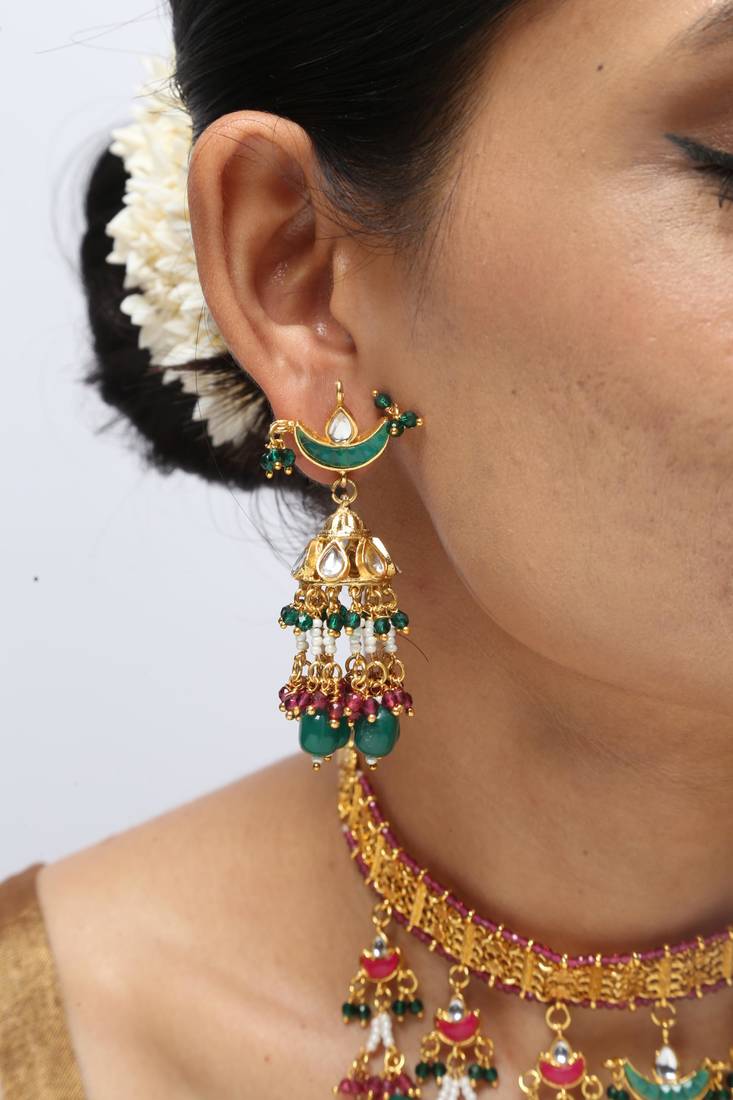 statement choker with green beads