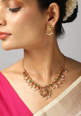 gold plated pendant necklace with pearl drop work 1