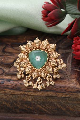 Pista green color matte gold rings