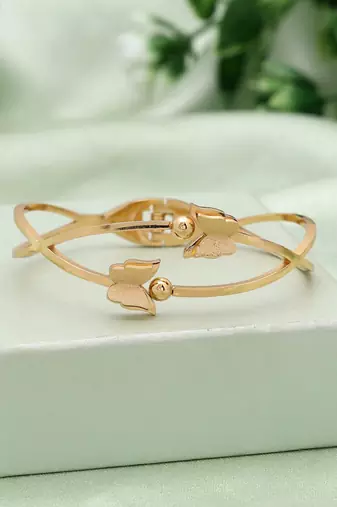 Gold color anti tarnish bracelet