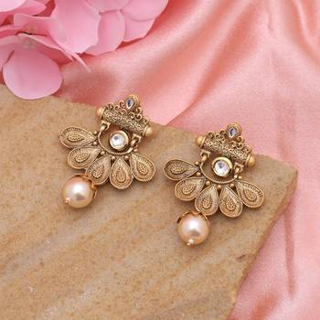 White color matte gold earrings 1