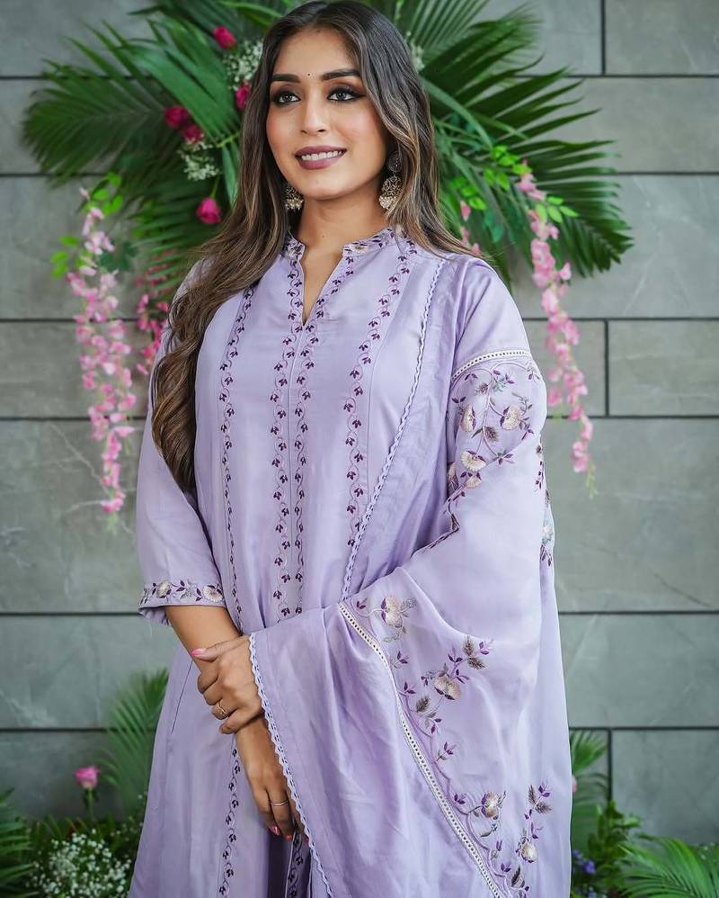 Lavender Cotton Palazzo Suit With Thread Embroidery