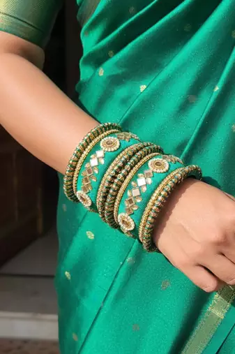 Green color 1 set of thread bangle