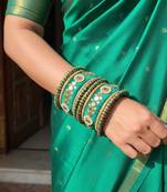 Green color 1 set of thread bangle