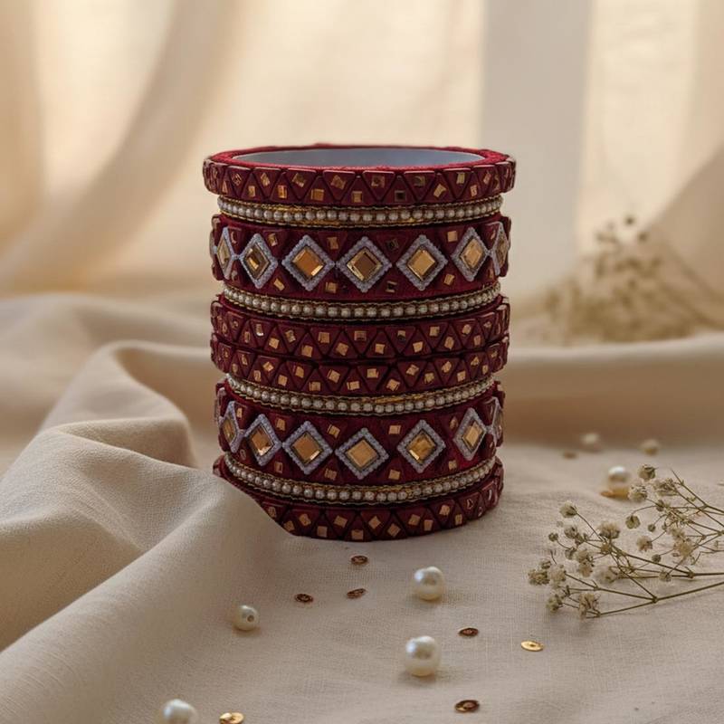 Maroon color 1 set of thread bangle