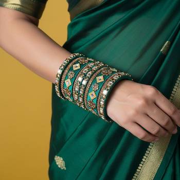 Green color 1 set of thread bangle 1