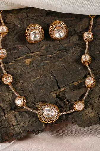 Gold plated kundan choker necklace set