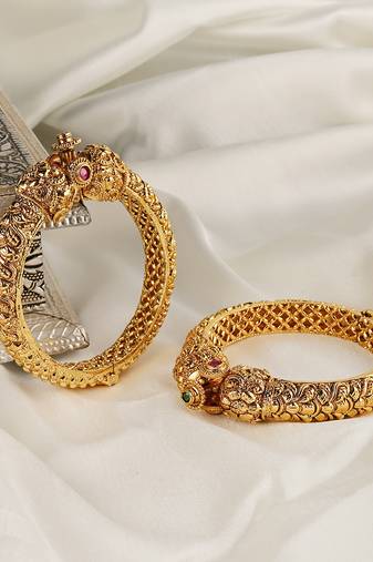 Gold plated kundan bangle
