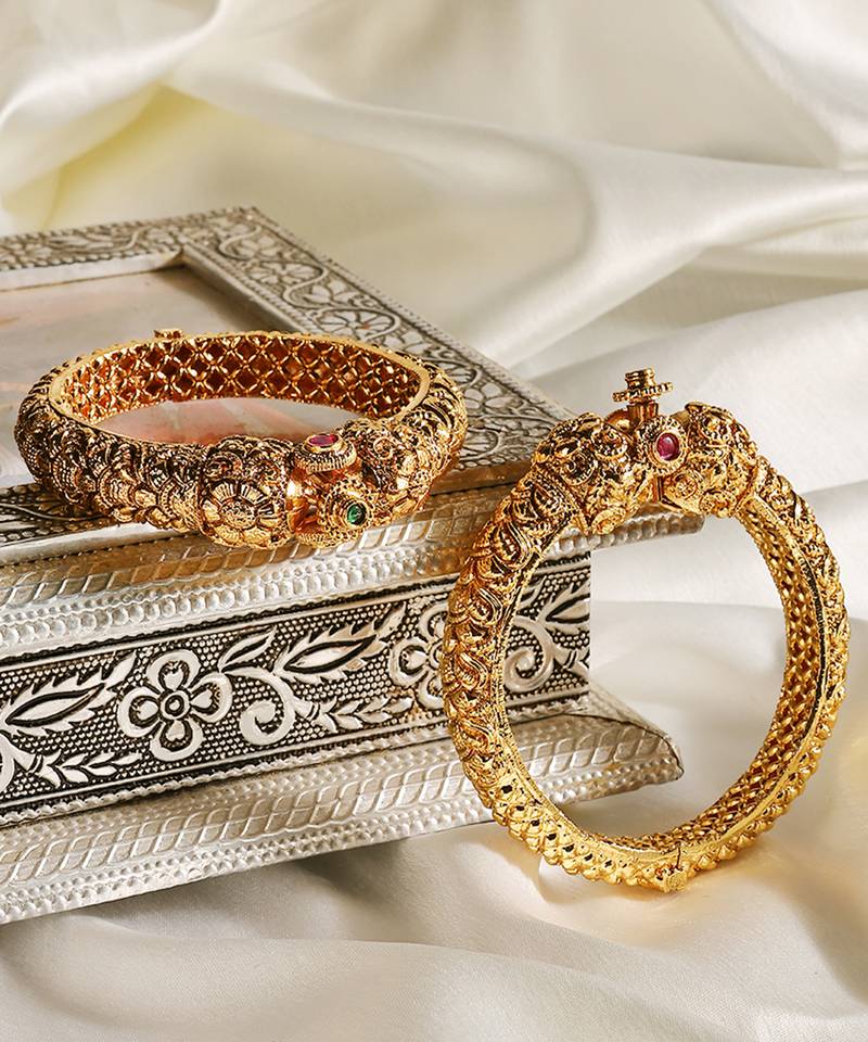 Gold plated kundan bangle