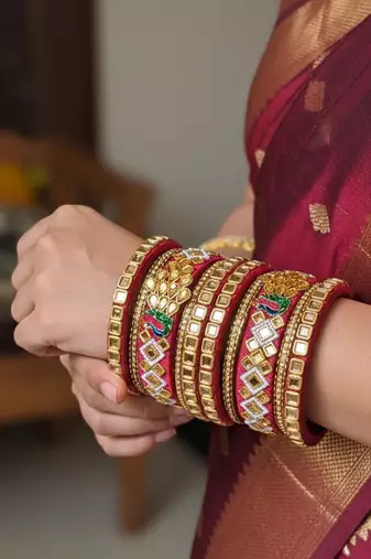 Maroon color 1 set of thread bangle