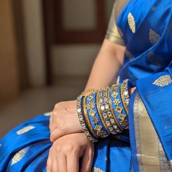 Blue color 1 set of thread bangle 2