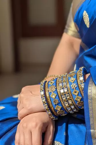 Blue color 1 set of thread bangle
