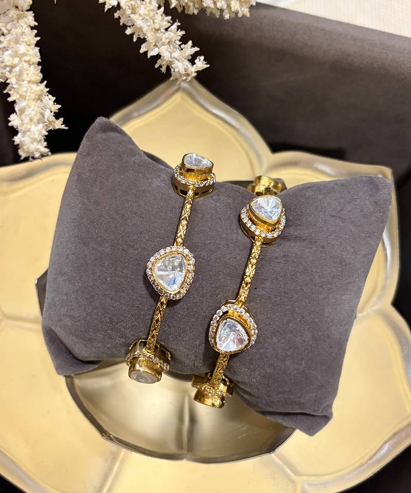 Gold plated kundan bangle