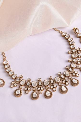 Gold plated kundan necklace set