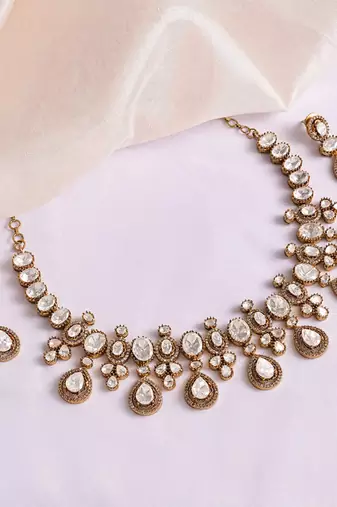 Gold plated kundan necklace set