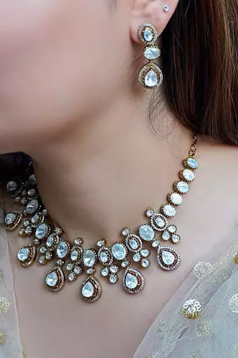 Gold plated kundan necklace set