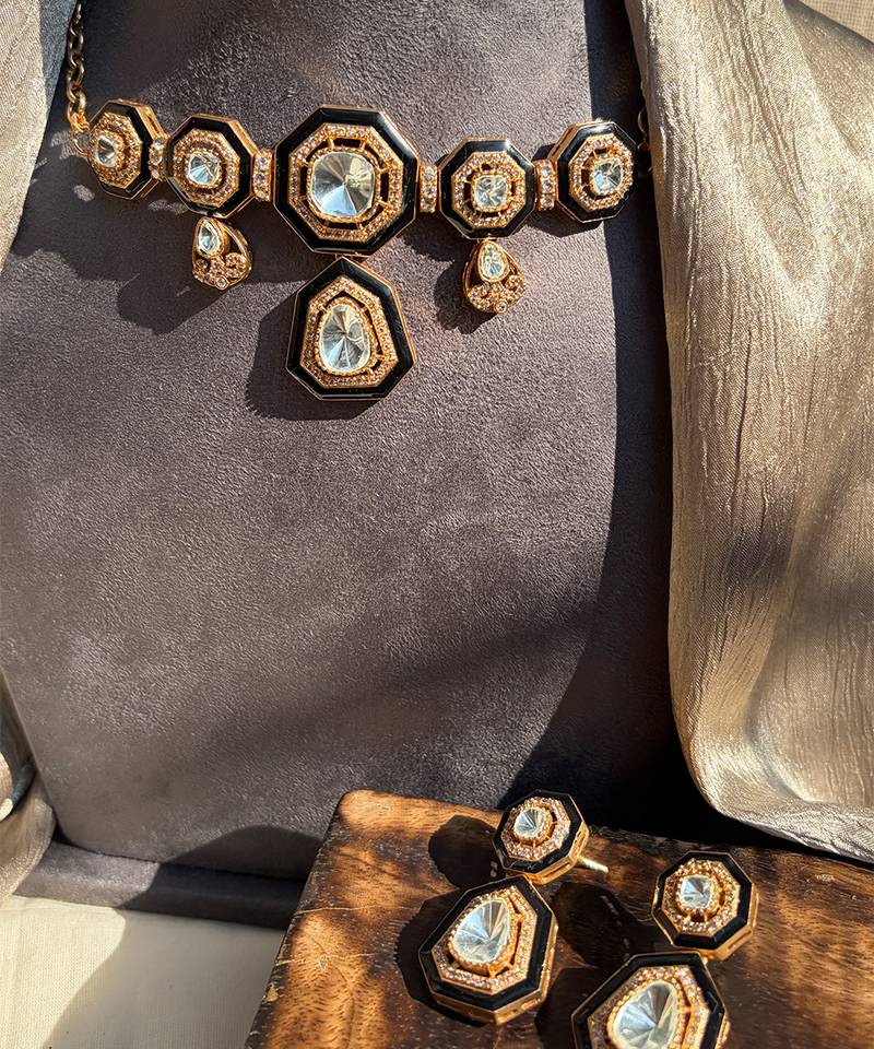 Gold plated kundan choker necklace set