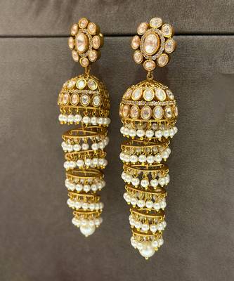 Gold plated kundan jhumka earrings 3