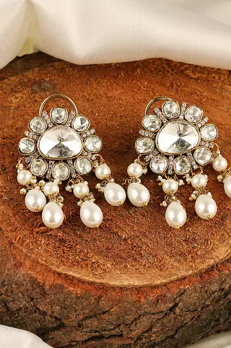 Gold plated kundan stud earrings