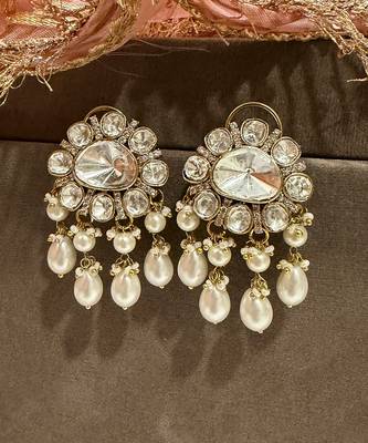 Gold plated kundan stud earrings 4