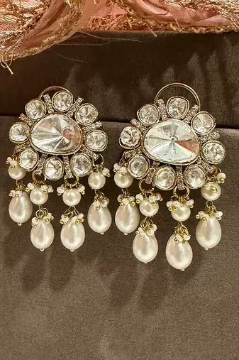 Gold plated kundan stud earrings