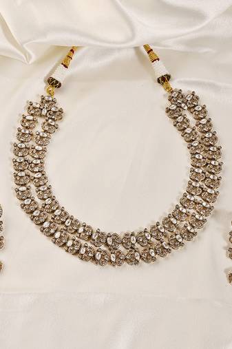 Gold plated kundan necklace set