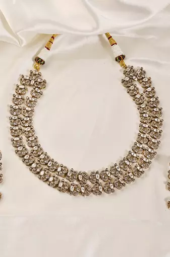 Gold plated kundan necklace set