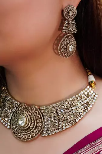 Gold plated kundan necklace set