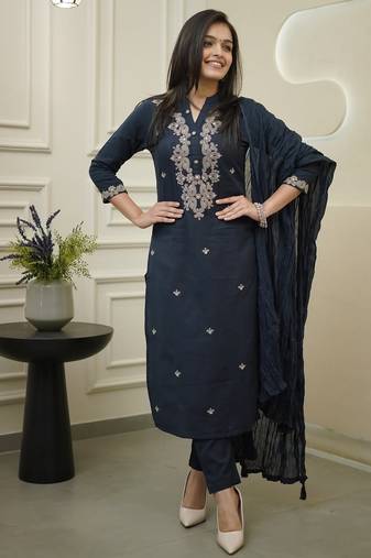 Women Embroidered Straight Kurta Suit Set