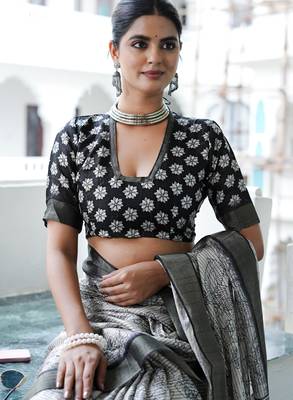 party wear cotton blend floral print saree with unstiched blouse piece_white 5
