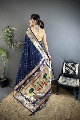 soft lichi art silk   dark blue peacock & floral motifs kanchipuram saree 3