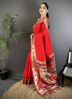 soft lichi art silk red peacock & floral motifs kanchipuram saree 1