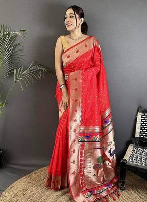 soft lichi art silk red peacock & floral motifs kanchipuram saree 4