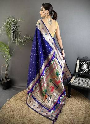soft lichi Art silk royal blue peacock & floral motifs kanchipuram saree 4