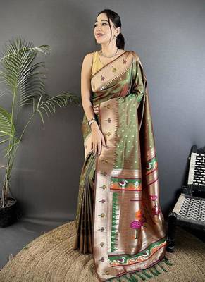 soft lichi Art silk mehendi green peacock & floral motifs kanchipuram saree 4