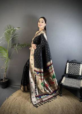 soft lichi Art silk black peacock & floral motifs kanchipuram saree 1