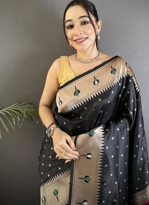 soft lichi Art silk black peacock & floral motifs kanchipuram saree 2
