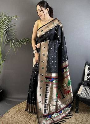 soft lichi Art silk black peacock & floral motifs kanchipuram saree 4