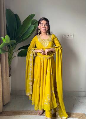 Yellow Georgette Embroidered Kurta Set 1