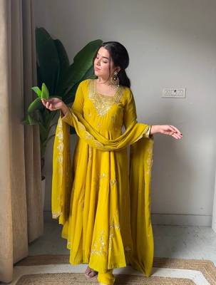 Yellow Georgette Embroidered Kurta Set 3