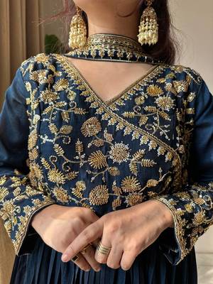 Navy Blue Vichitra Embroidered Gown Set 4