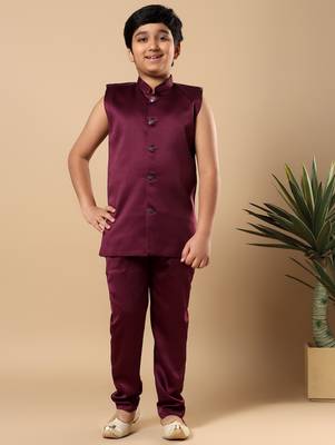 Boys burgundy satin wavy embroidered sequined sherwani & trouser set with shrug and necklace 5