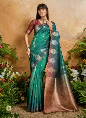 peacock green handloom weaving paper silk blend tradional wear saree 1