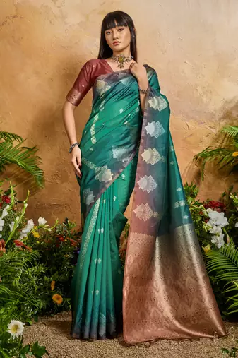 peacock green handloom weaving paper silk blend tradional wear saree