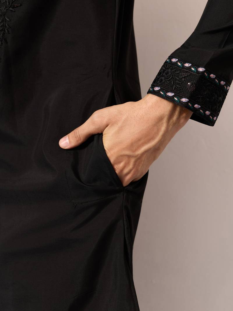 BLACK VISCOSE SILK THREAD & SEQUINS EMBROIDERED WORK FUNCTION FESTIVAL MARRIAGE PARTY WEAR STRAIGHT KURTA DUPATTA